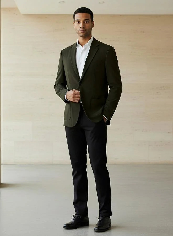 ايكونيك بليزر رجالي أنيق بقصة ضيقة وياقة مطوية